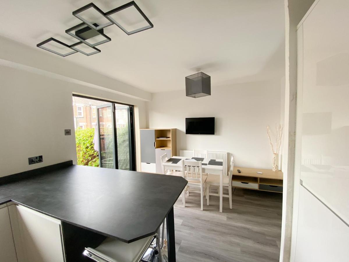 Harbourside House - Great Location - Parking - 2 En-Suites - Sleeps 5 Plus 1 プール エクステリア 写真